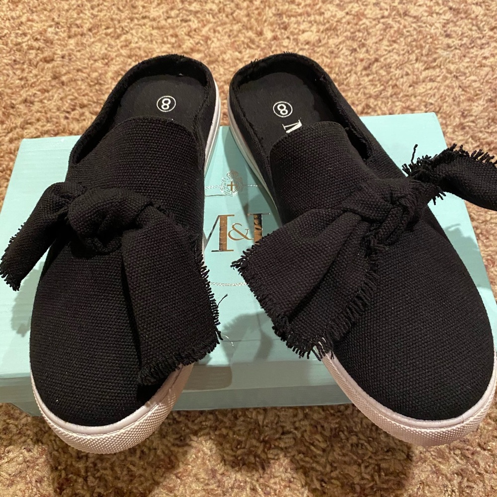 M & L Slip On Canvas Mule With Tie/Knot Black Sz 8